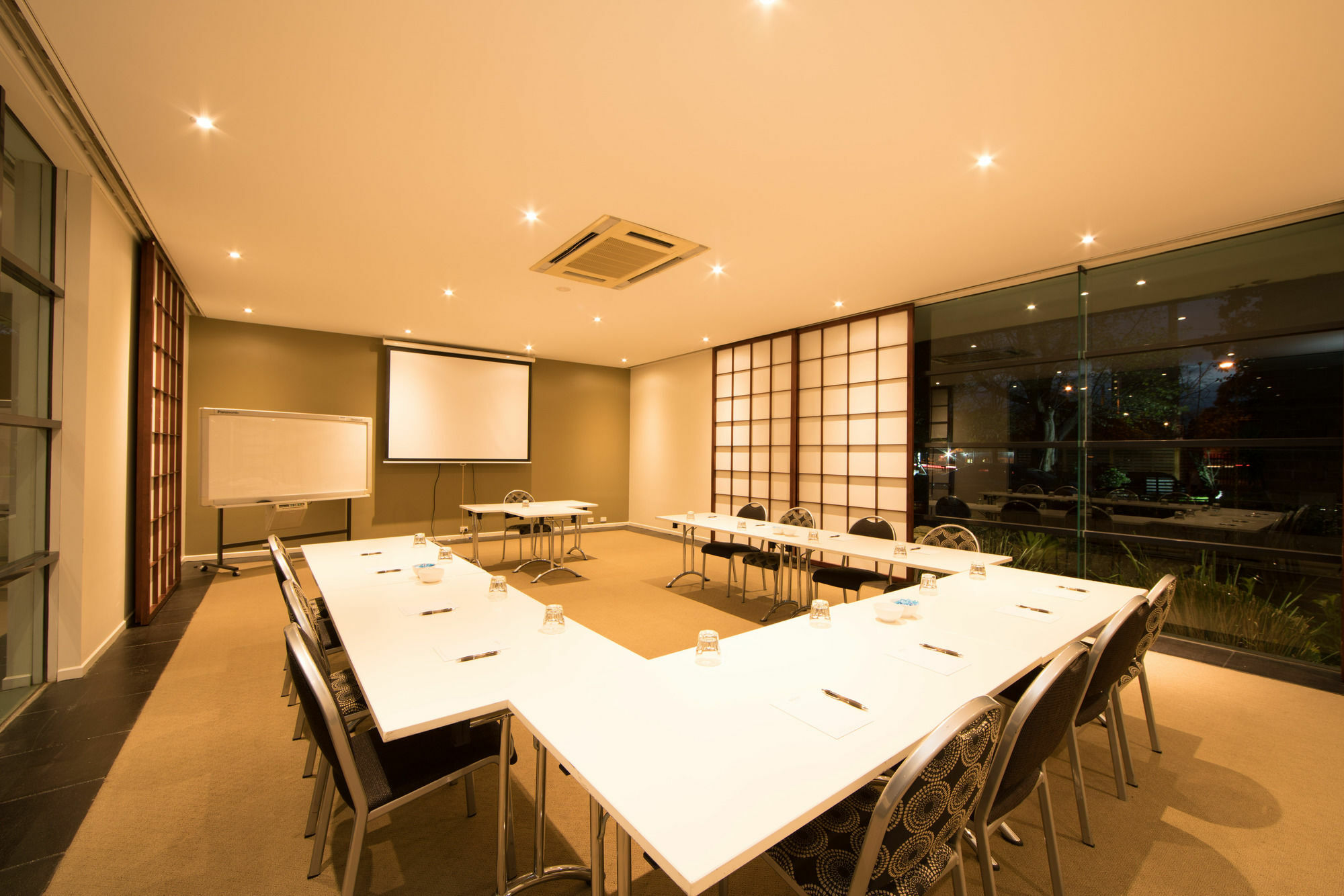 Quest Flemington Aparthotel Melbourne Exterior photo